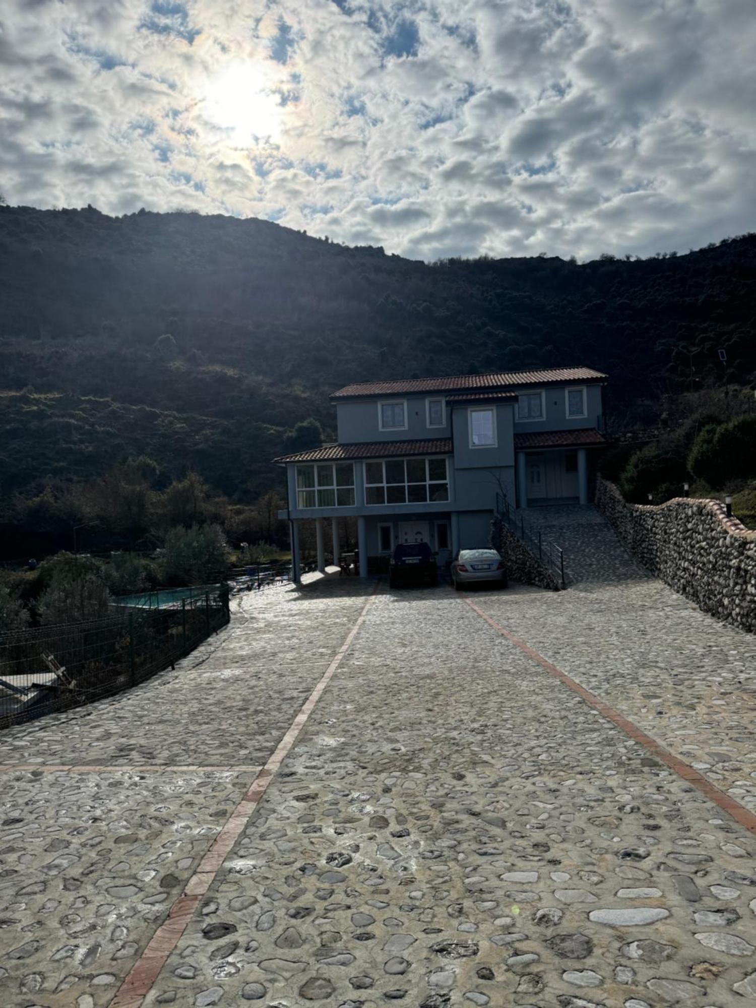 Qyteza Guest House & Camping Shkodra Exterior foto